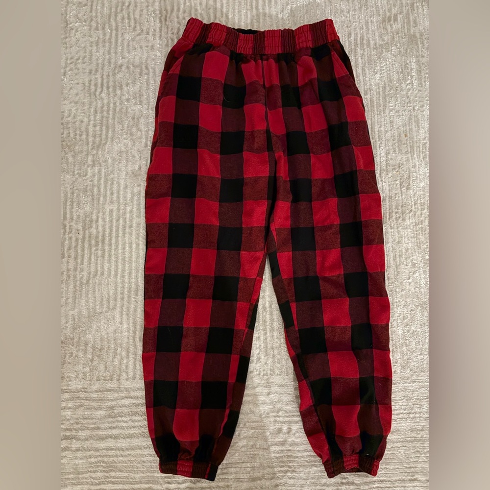 Women’s Plaid Pajama Bottoms - Red and Black 💜